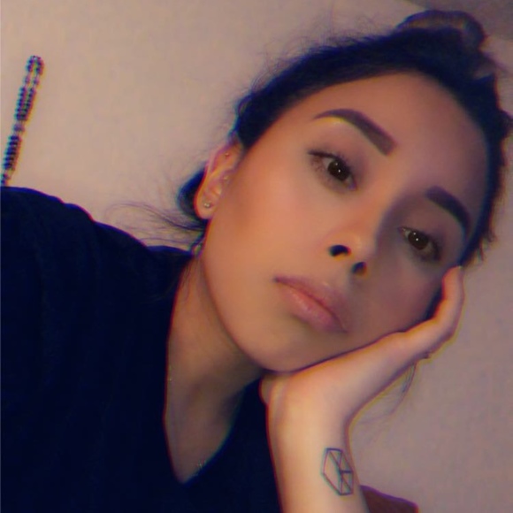 Meet your Posher, Andrea - Picture 1 of 1